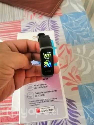 Celular huawey Nová 8i más reloj huawey digital