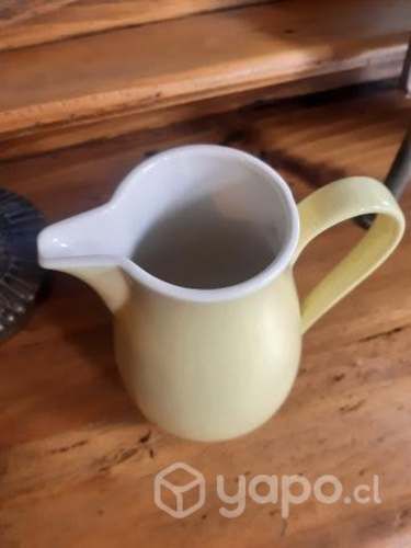 Jarra de agua Fanaloza 16 cm impecable