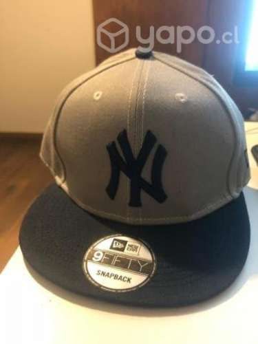 Jockey new york gris NUEVO (precio negociable)