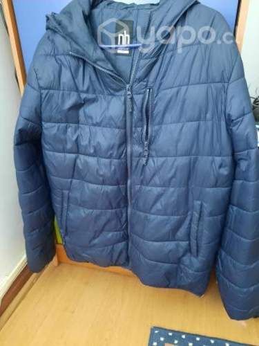Parka de Colegio talla XL , marca lider con gorro