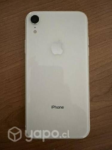 IPhone XR (Usado) + 3 fundas + cable para cargador