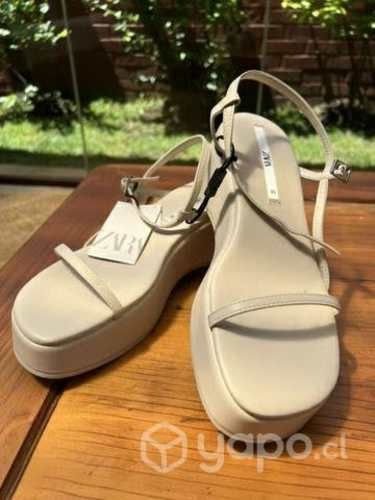 Sandalias marca Zara