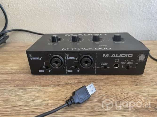 Parlantes de estudio JBL 3 MKII + Interfaz