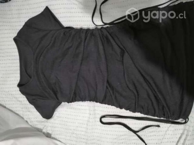 Vestido negro elásticado