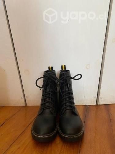 Bototos mujer caña alta negros