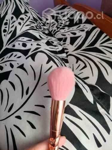 Set de brochas y foreo facial