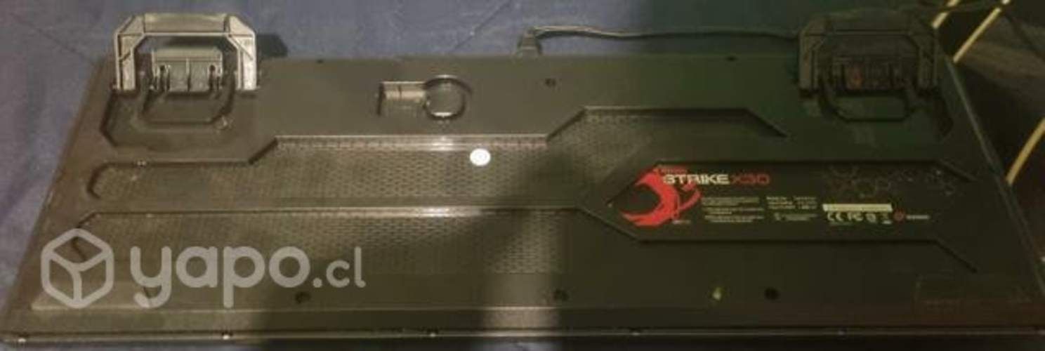 Teclado mecánico RGB impecable