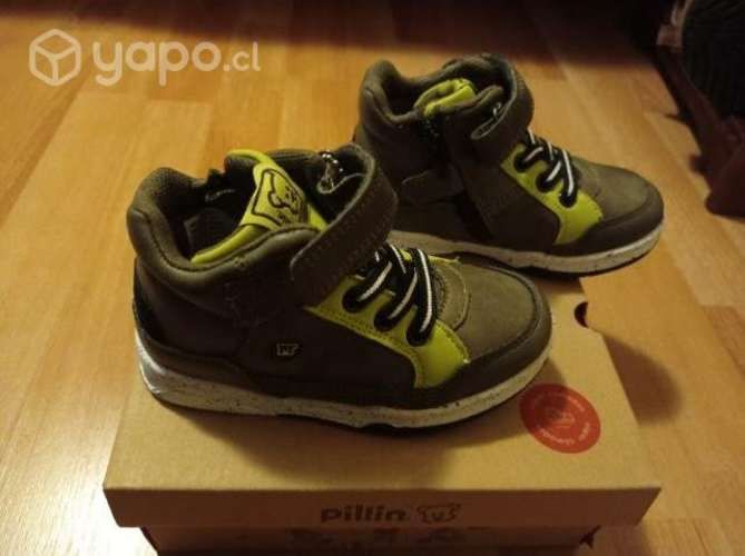 Botín pillín nuevo talla 25