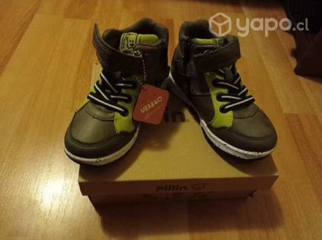 Botín pillín nuevo talla 25