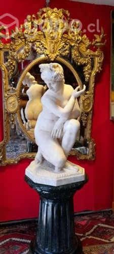 Escultura "The Crouching Venus" Coleccionable