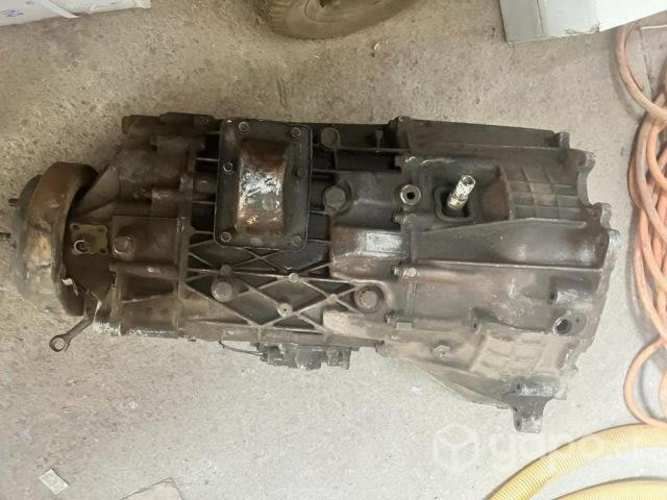 Caja de cambios CANTER