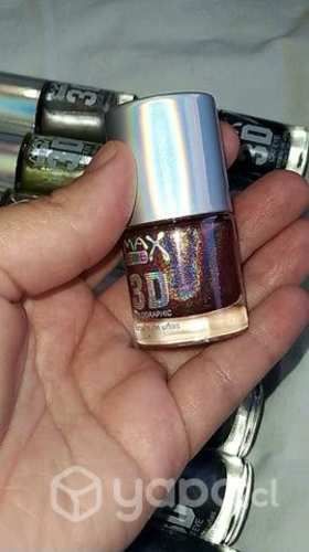 Esmaltes de uñas 3D