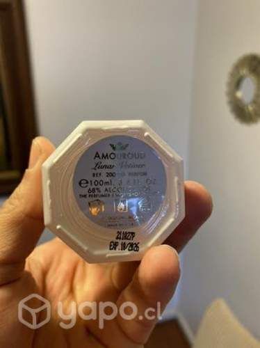 Perfume lunar vetiver de Amouround