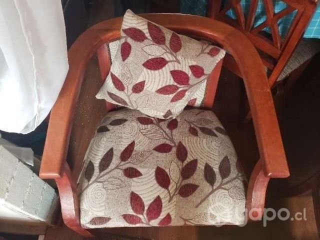 Dos sitiales, precio por ambos.