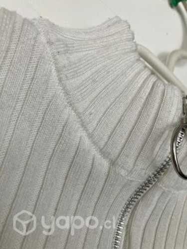 Polera blanca tipo bitle