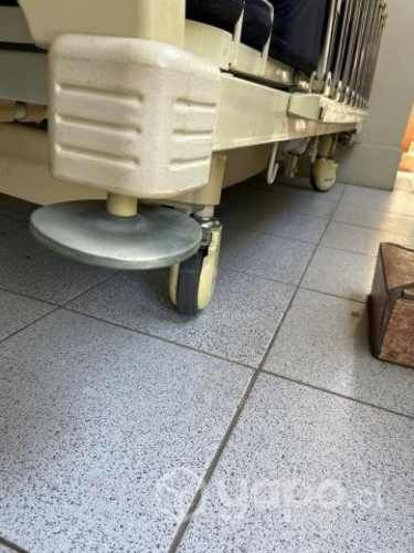 Cama clínica eléctrica