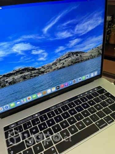 MacBook Pro 15-inch 2017 touch bar