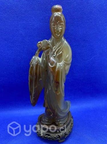 Antigua escultura China tallada en piedra Ágata