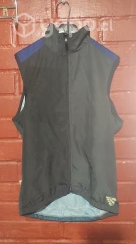 Traje y chaqueta de ciclismo nuevos