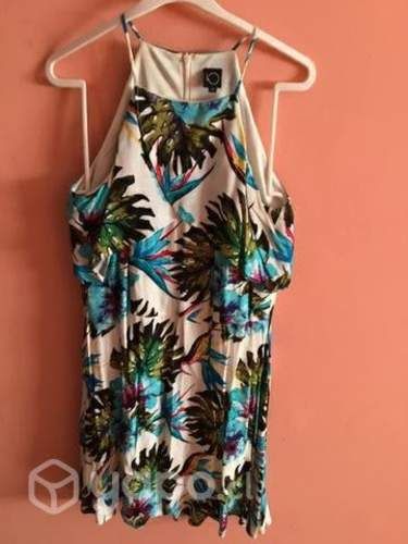 Vestido IO dos posturas