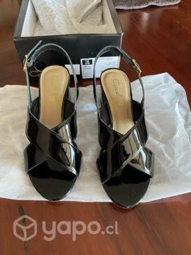 Chalas negras charol, marca Gacel, talla 37, nueva
