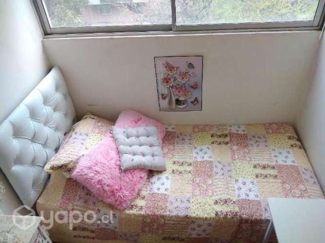 Cama plaza y media americana, respaldo cuerina