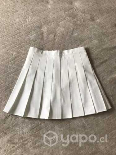 Falda tableada blanca