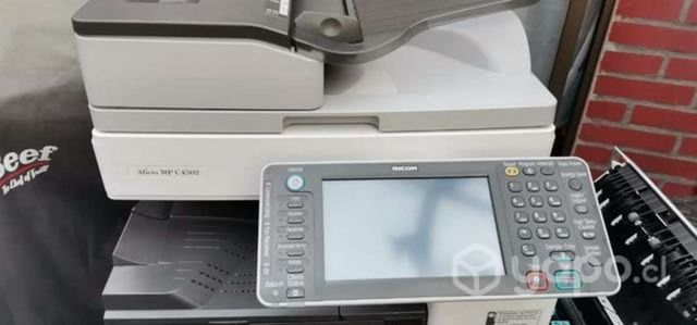 Fotocopiadora y multifuncional a color