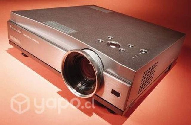 PROYECTOR HD 720p ópticos Panasonic PT-AE500U