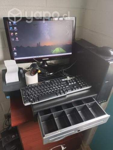 Computador Windows 10 con software de caja