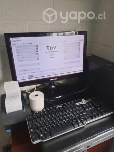 Computador Windows 10 con software de caja