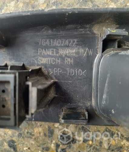 Botonera Alzavidrio Traser Derecha Mitsubishi L200