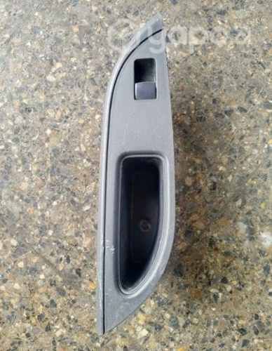 Botonera Alzavidrio Traser Derecha Mitsubishi L200