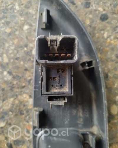 Botonera Alzavidrio Traser Derecha Mitsubishi L200