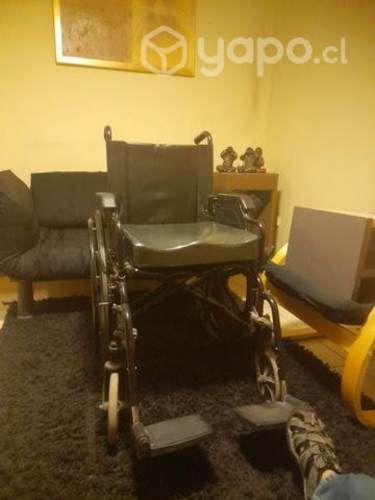 silla de rueda y colchón antiescaras