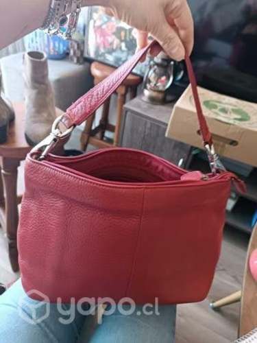 Linda careta de cuero roja