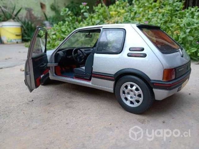 Peugeot 205 GTI escala 1/18