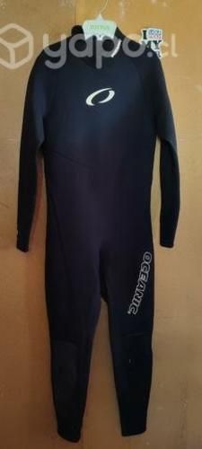 Traje body sin detalles.