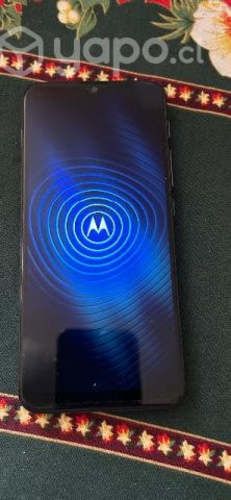 2 Celulares Phone 11 y Motorola G30