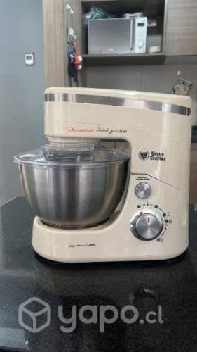 Batidora con Pedestal Ursus Trotter