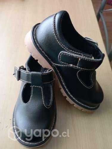 Zapatos de colegio niñita