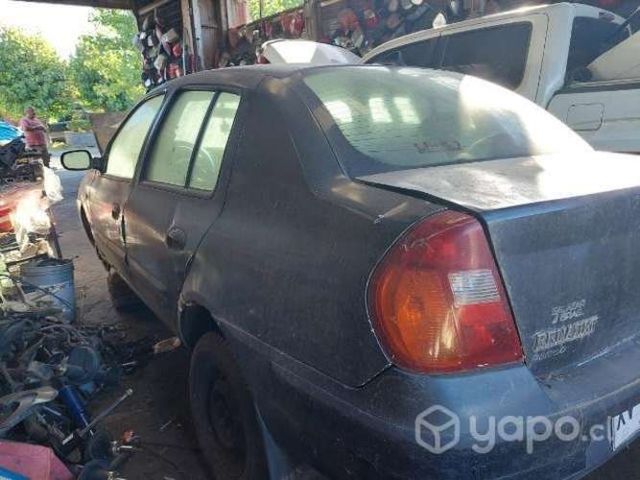 Puerta trasera izquierda renault clio