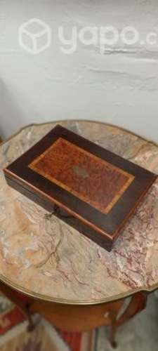 Caja Joyera de Nogal o Cedro