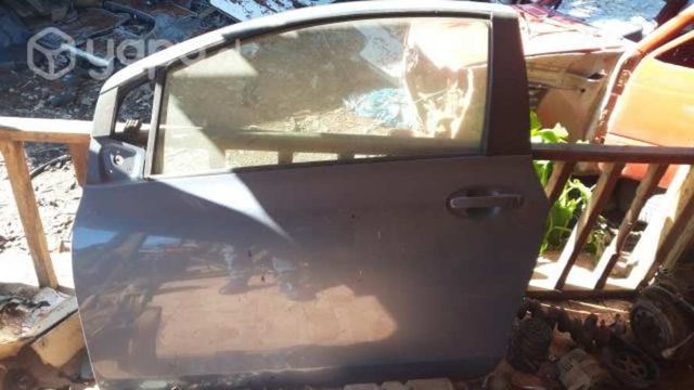 Puerta lh Toyota yaris sport 2010