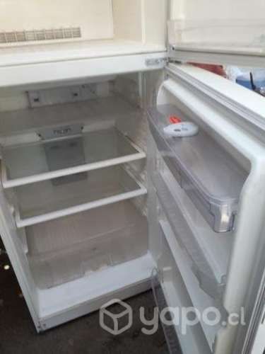 Refrigerador Fensa con dispensador agua