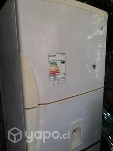 Refrigerador Fensa con dispensador agua
