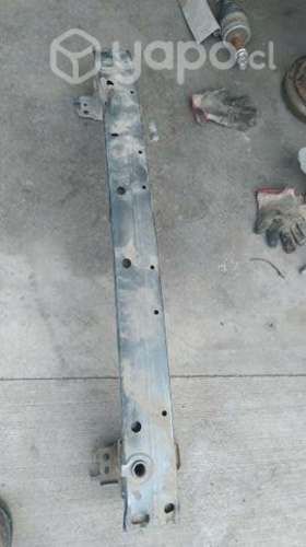 Toyota rav4 año 2014 refuerzo parachoque delantero