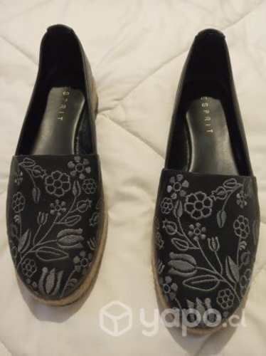 Zapatillas y Alpargatas