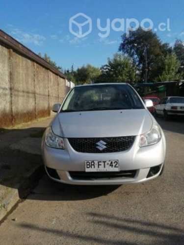 Suzuki sx4 plateado