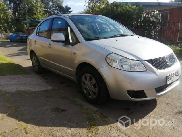 Suzuki sx4 plateado